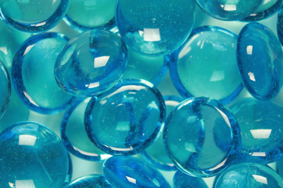 elkaar hengel Zonnebrand Glasstenen Transparant Lichtblauw 200gram - Mozaïek - Glas | MarZ Kreatiek